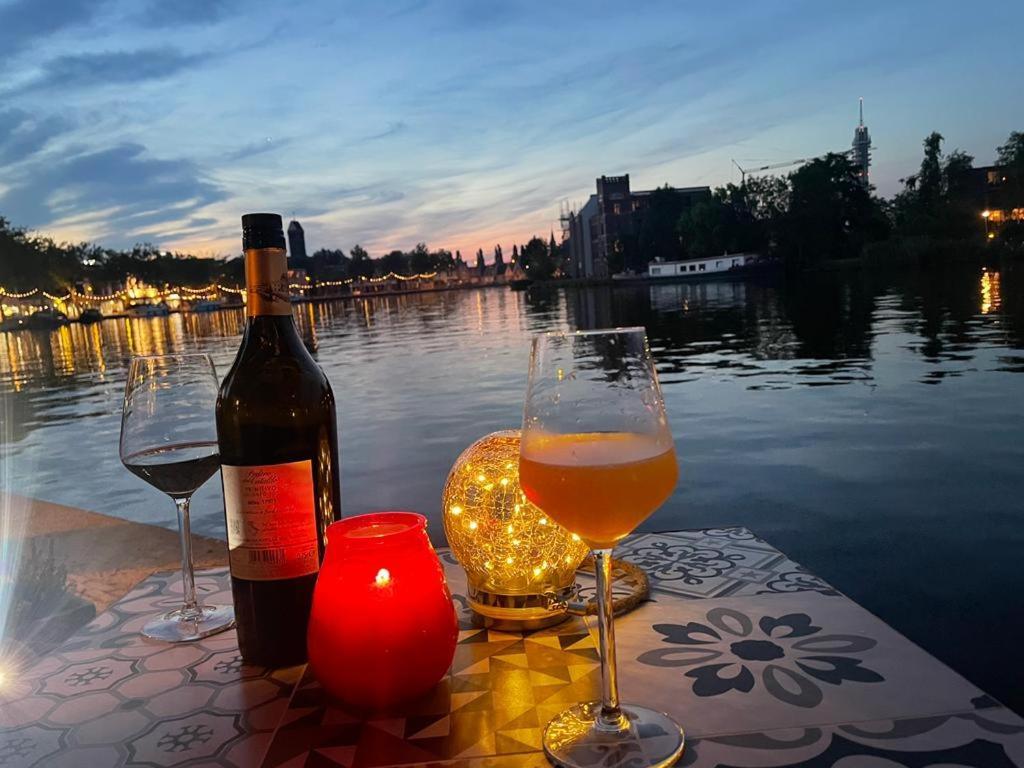 Huis Te Zaanen Hotel Wormerveer Eksteriør billede