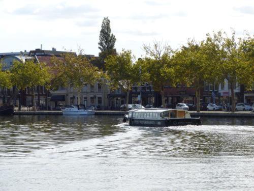 Huis Te Zaanen Hotel Wormerveer Eksteriør billede